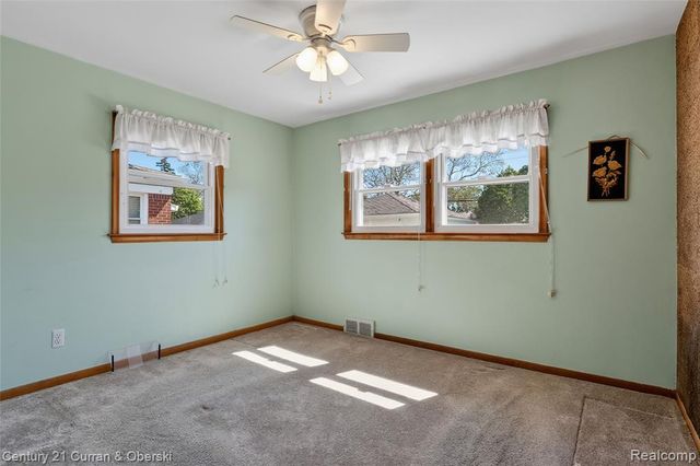 8224 N Evangeline Street, Dearborn Heights, MI 48127