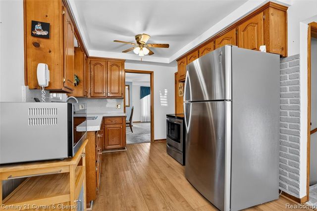8224 N Evangeline Street, Dearborn Heights, MI 48127