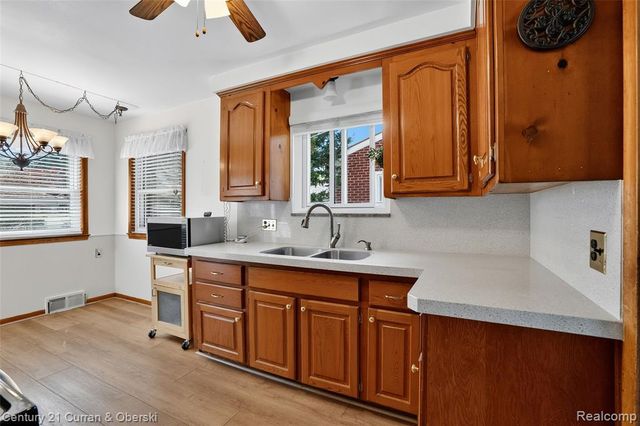 8224 N Evangeline Street, Dearborn Heights, MI 48127
