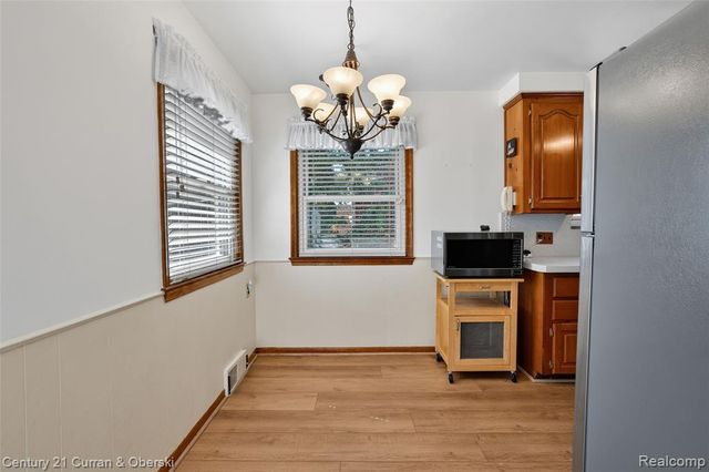 8224 N Evangeline Street, Dearborn Heights, MI 48127