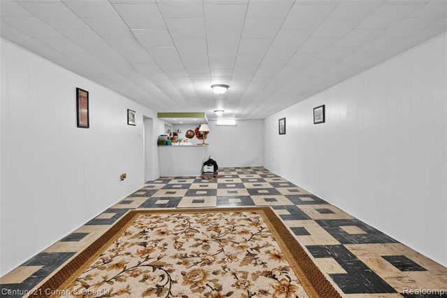 8224 N Evangeline Street, Dearborn Heights, MI 48127