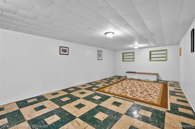 8224 N Evangeline Street, Dearborn Heights, MI 48127