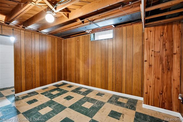 8224 N Evangeline Street, Dearborn Heights, MI 48127