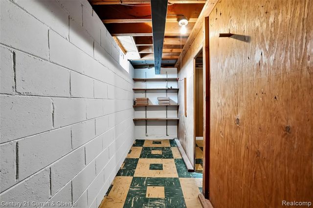 8224 N Evangeline Street, Dearborn Heights, MI 48127