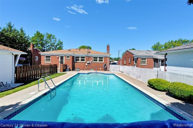 8224 N Evangeline Street, Dearborn Heights, MI 48127