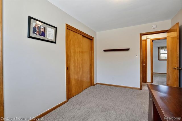 8224 N Evangeline Street, Dearborn Heights, MI 48127