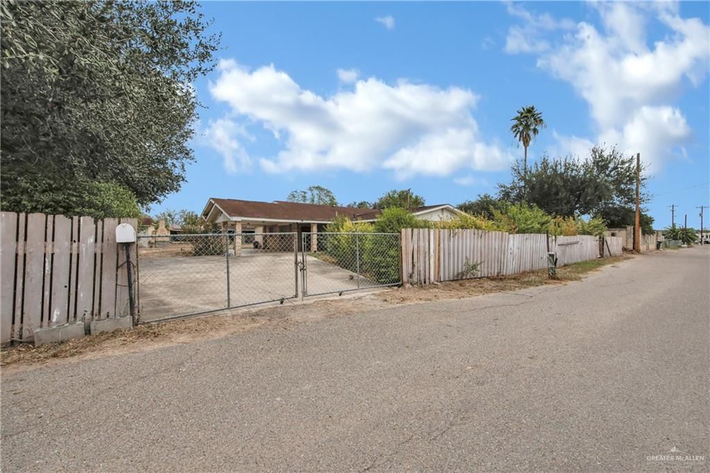 18 Bellas Lane, Rio Grande City, TX 78582