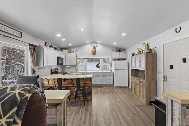 W6524 COUNTY ROAD R, Pembine, WI 54151