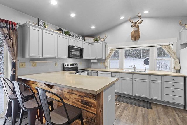 W6524 COUNTY ROAD R, Pembine, WI 54151