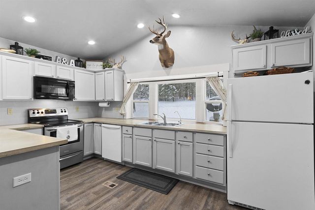 W6524 COUNTY ROAD R, Pembine, WI 54151