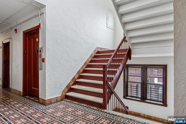 340 Fairmount Avenue 501, Jersey City, NJ 07306