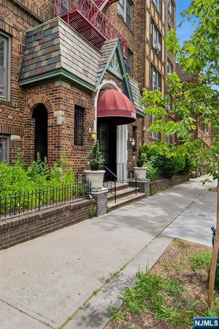 340 Fairmount Avenue 501, Jersey City, NJ 07306