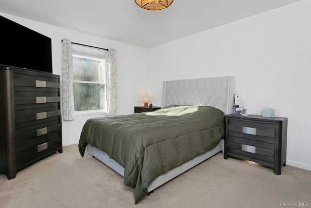 34 Ashburton Road, Carmel, NY 10512