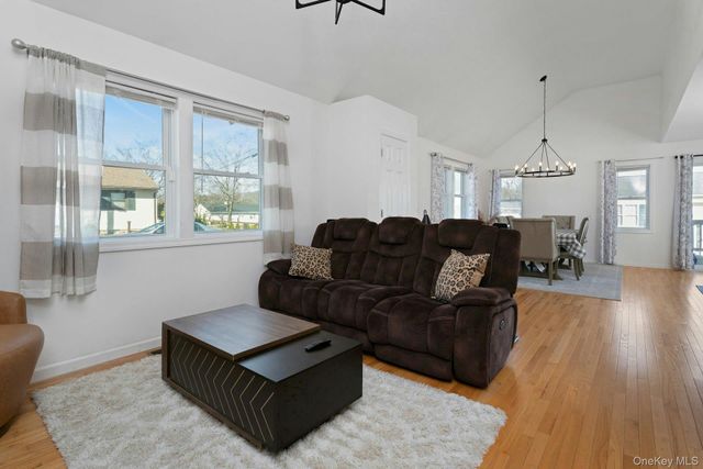 34 Ashburton Road, Carmel, NY 10512