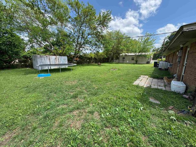 105 Tomie St, Quitman, TX 75783