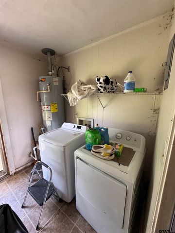 105 Tomie St, Quitman, TX 75783
