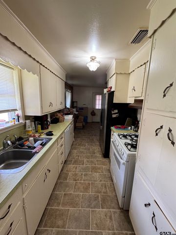 105 Tomie St, Quitman, TX 75783