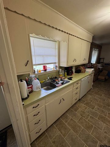 105 Tomie St, Quitman, TX 75783