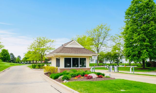 21546 Victory Lake Way, Crest Hill, IL 60403