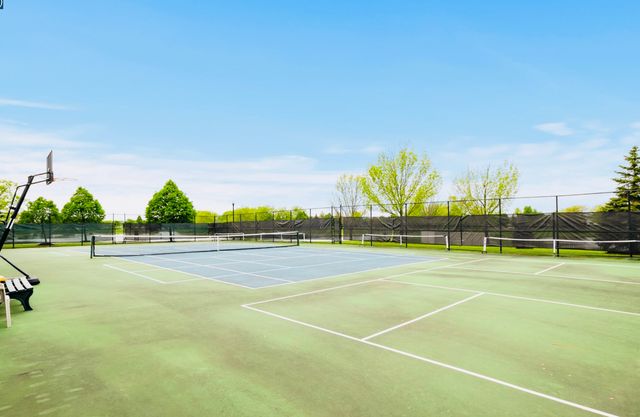 21546 Victory Lake Way, Crest Hill, IL 60403