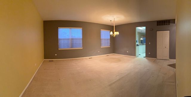 21546 Victory Lake Way, Crest Hill, IL 60403