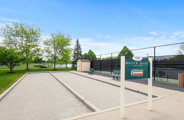 21546 Victory Lake Way, Crest Hill, IL 60403