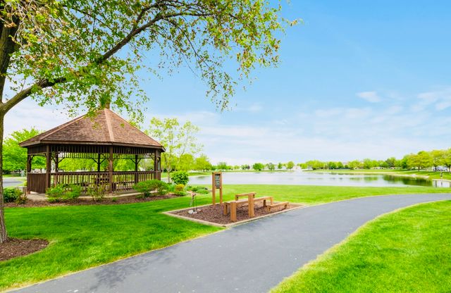 21546 Victory Lake Way, Crest Hill, IL 60403