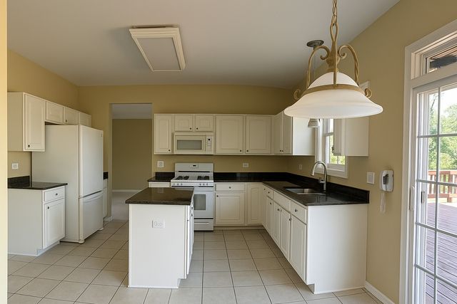 21546 Victory Lake Way, Crest Hill, IL 60403