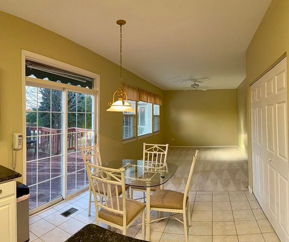 21546 Victory Lake Way, Crest Hill, IL 60403