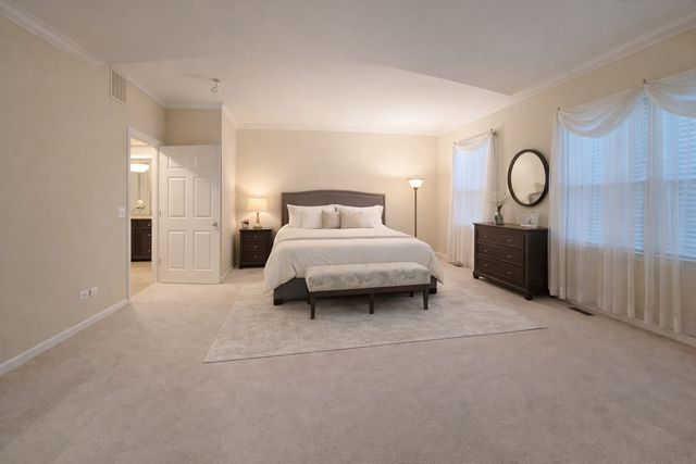 21546 Victory Lake Way, Crest Hill, IL 60403