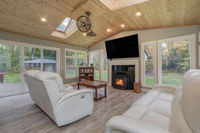 99 Horse Hill Road, Concord, NH 03303