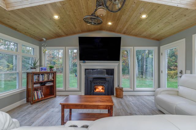 99 Horse Hill Road, Concord, NH 03303