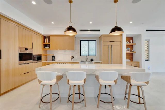 203 Indianapolis Avenue, Huntington Beach, CA 92648