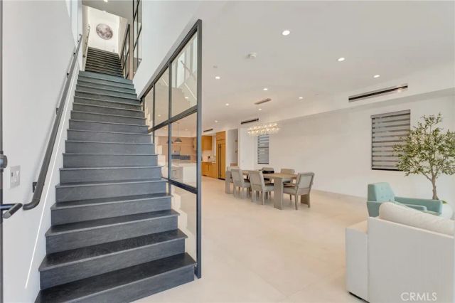 203 Indianapolis Avenue, Huntington Beach, CA 92648