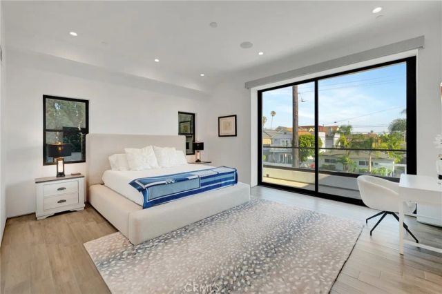 203 Indianapolis Avenue, Huntington Beach, CA 92648