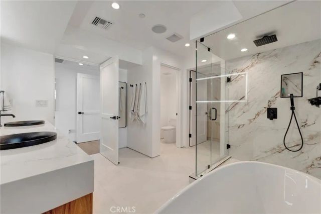 203 Indianapolis Avenue, Huntington Beach, CA 92648