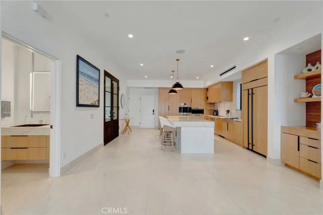 203 Indianapolis Avenue, Huntington Beach, CA 92648