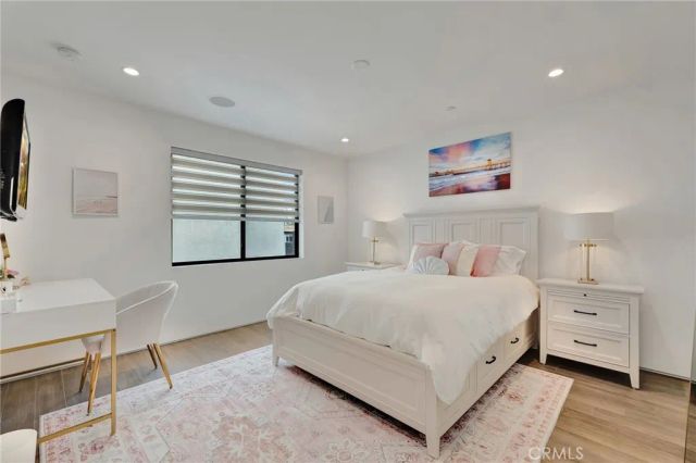 203 Indianapolis Avenue, Huntington Beach, CA 92648