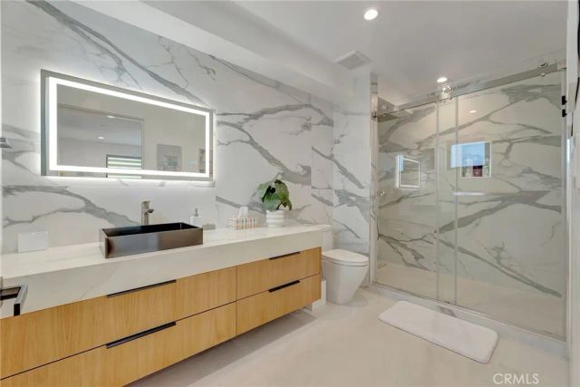 203 Indianapolis Avenue, Huntington Beach, CA 92648