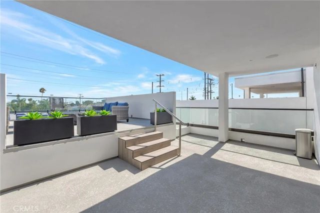 203 Indianapolis Avenue, Huntington Beach, CA 92648