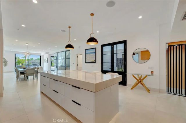203 Indianapolis Avenue, Huntington Beach, CA 92648