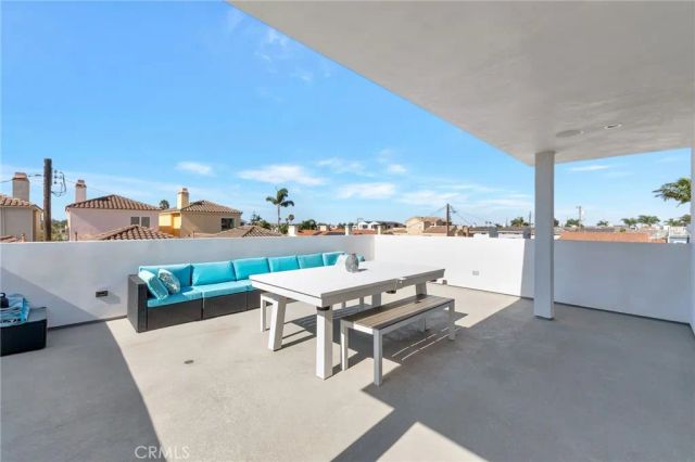 203 Indianapolis Avenue, Huntington Beach, CA 92648