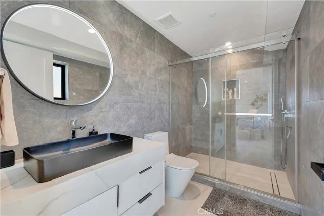 203 Indianapolis Avenue, Huntington Beach, CA 92648