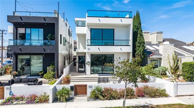 203 Indianapolis Avenue, Huntington Beach, CA 92648