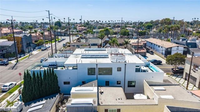 203 Indianapolis Avenue, Huntington Beach, CA 92648