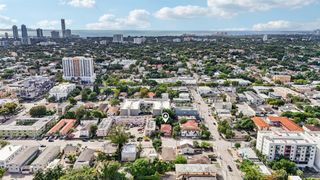 984 SW 6th St, Miami, FL 33130