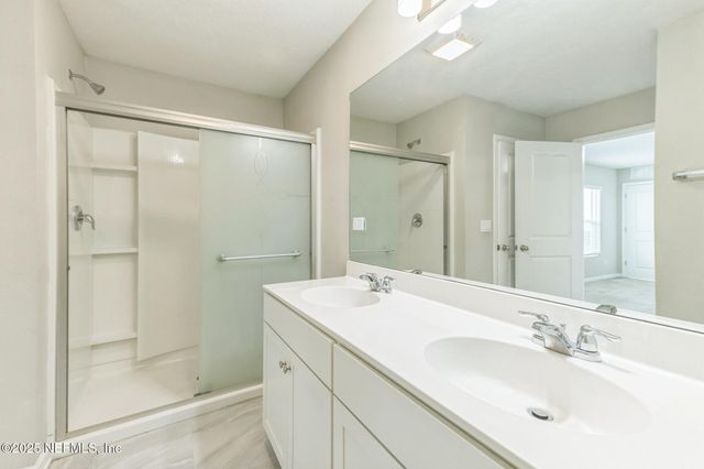 4889 MORNING RISE Circle, Jacksonville, FL 32218