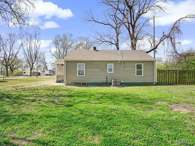 556 McBride Avenue, Dupo, IL 62239