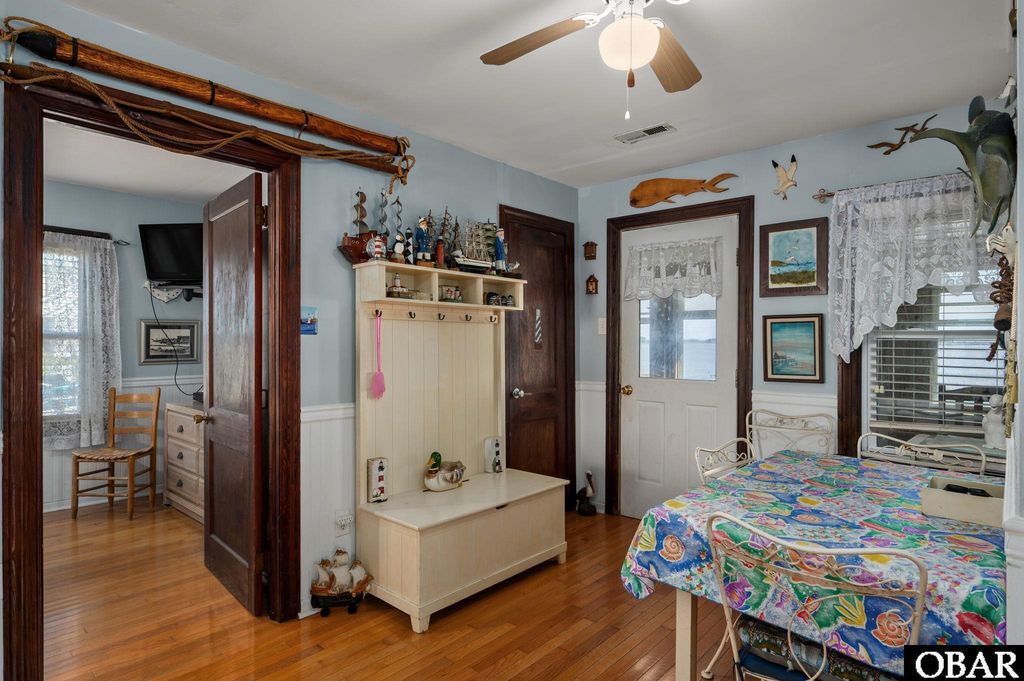 Image 11 of property listing at 7643 S Virginia Dare Trail, Nags Head, NC 27959