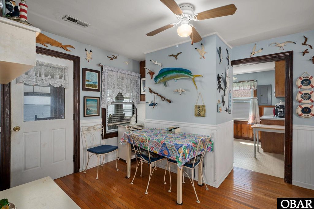 Image 13 of property listing at 7643 S Virginia Dare Trail, Nags Head, NC 27959